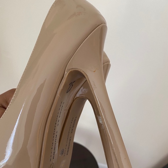 Heels - Picture 6 of 6